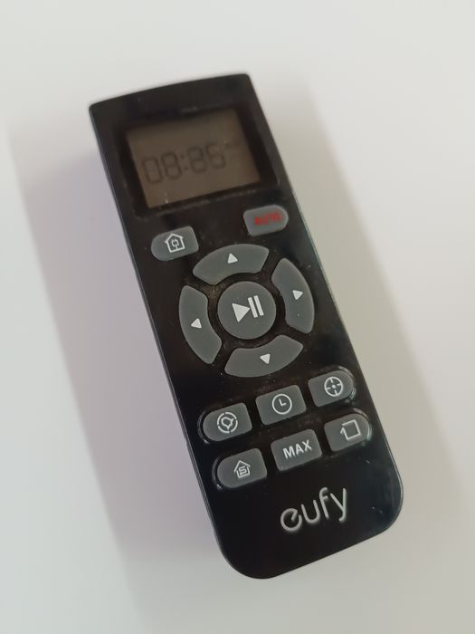 Робот прахосмукачка Eufy 11 дистанционно