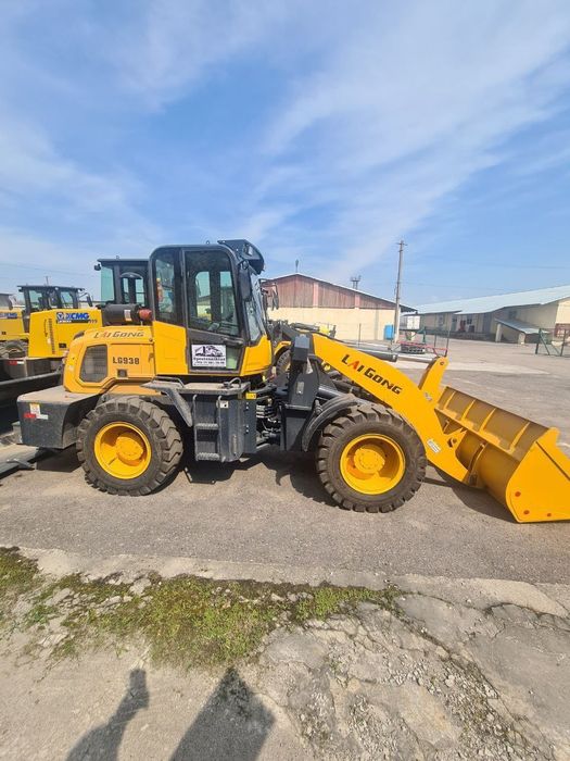 Погрузчик 1.5куб в Ташкенте