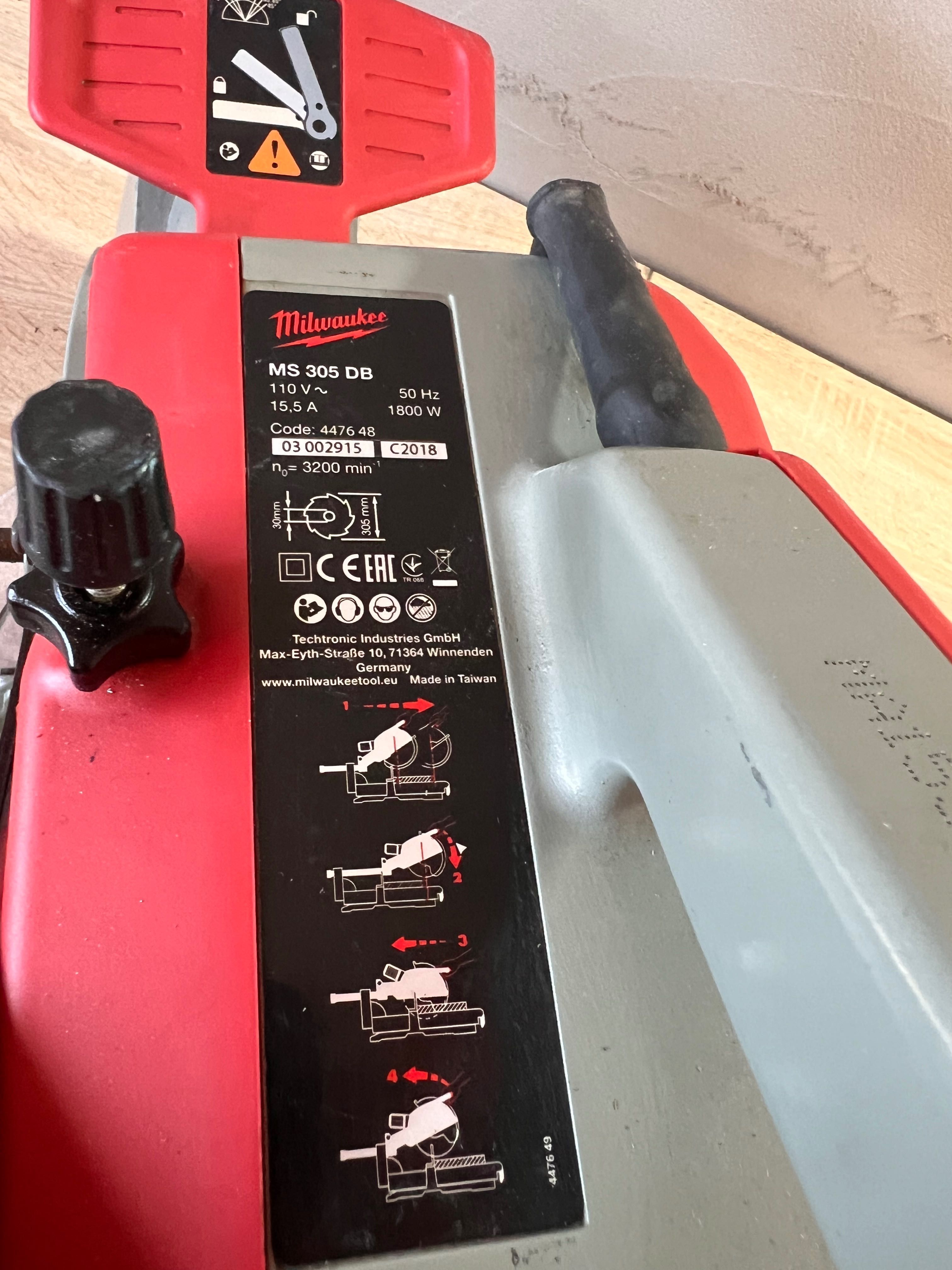 Milwaukee MS305DB Потапящ циркуляр с герунг