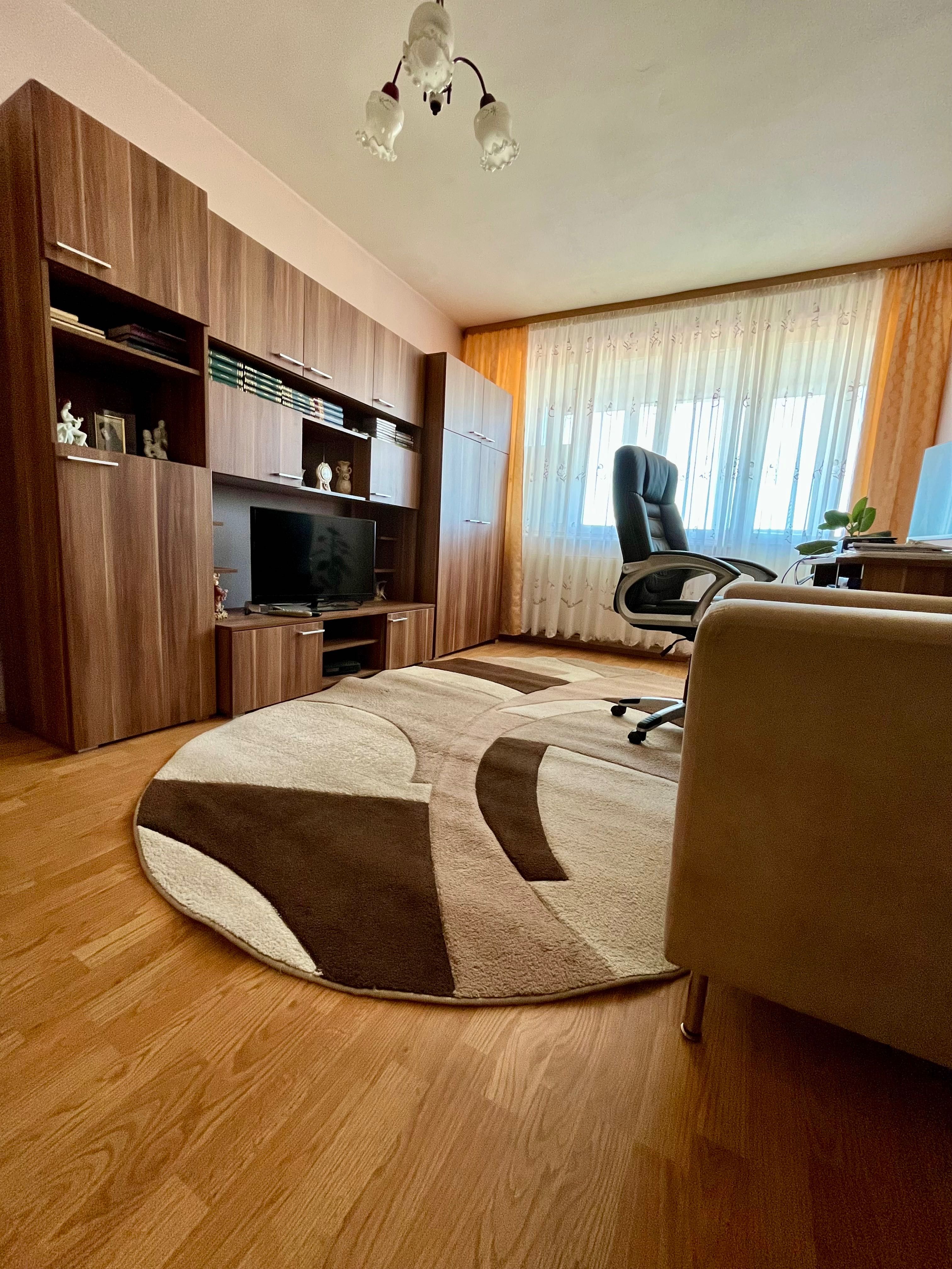 Apartament de vânzare, 2 camere, balcon, Sibiu, zona Hipodrom