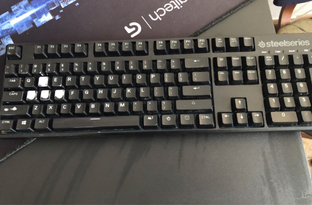 продам 2 клавиатуры