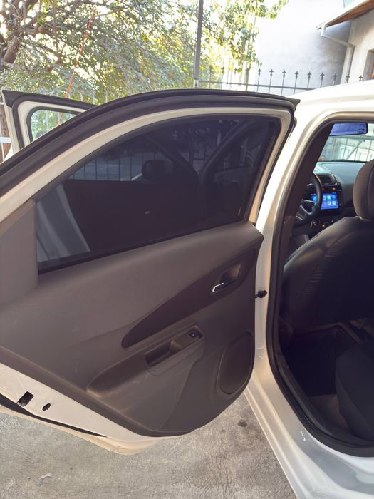 Продаю Машину первоначальный ценой 2500$ кобалт