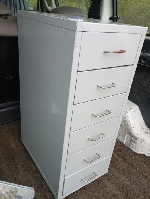 Шкаф с 6 чекмеджета