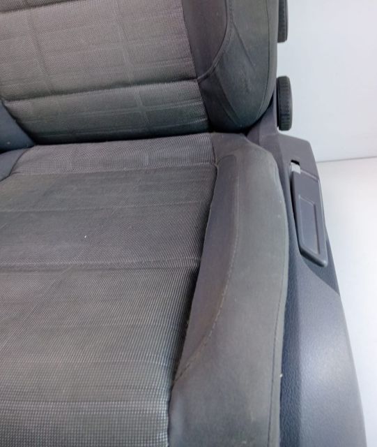 Scaun stanga fata 1K4881105GA Volkswagen VW Touran prima generatie (f