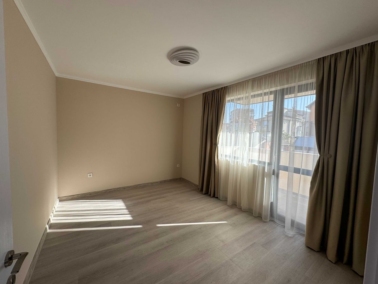 Продава се Двустаен апартамент в Търговище, Вароша - 66 кв.м за 1144 €/кв.м - Снимка #6