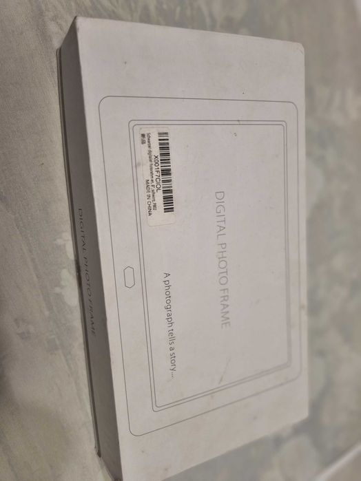Rama foto digitala "8 1080p Touchscreen WIFI 16gb memorie
