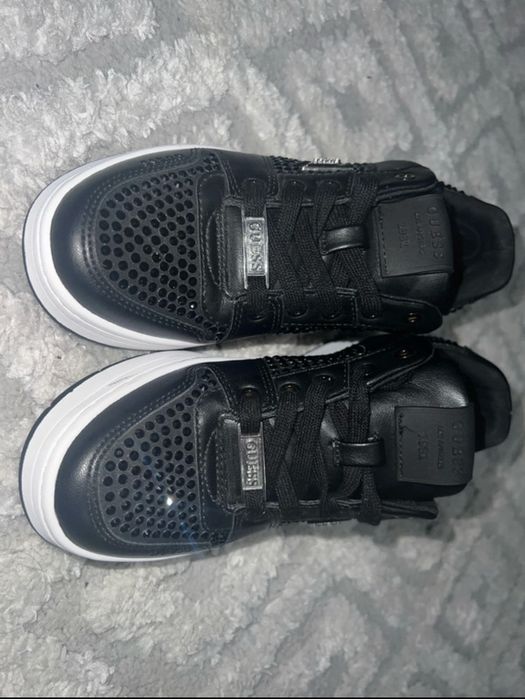 Adidași Guess.  Mărimea 36