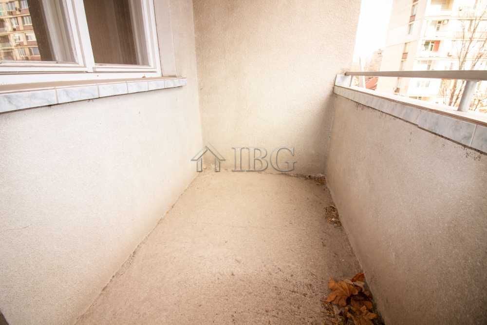 Продава се Тристаен апартамент в Русе, Център - 90 кв.м за 1400 €/кв.м - Снимка #9