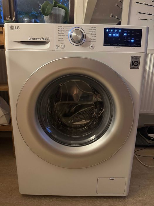 Masina spalat rufe LG F4WN207N4E invert (7kg, 1400 rotatii) impecabila