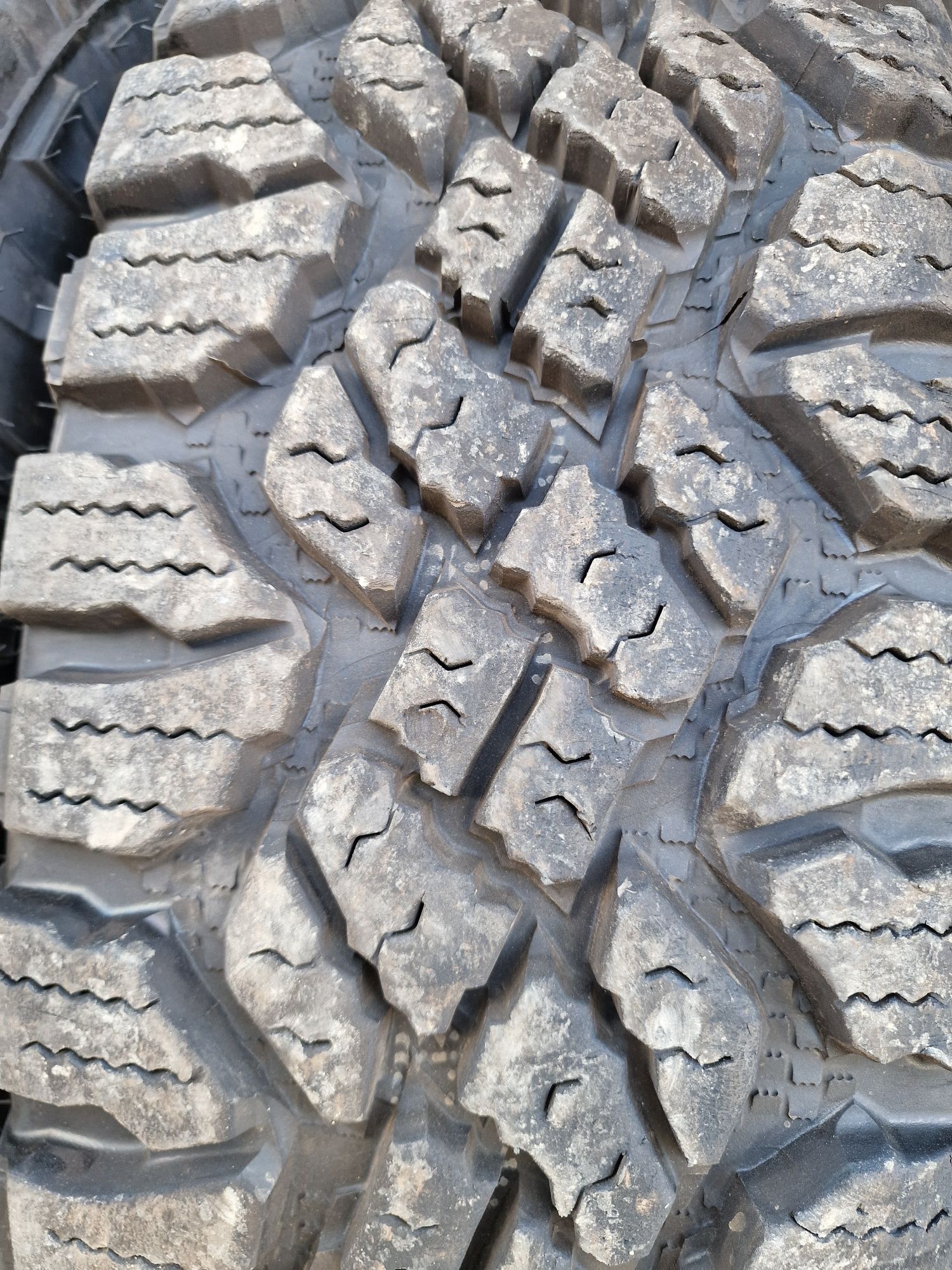 Anvelope 285/75R18 marca Goodyear, DOT 2024,M +S