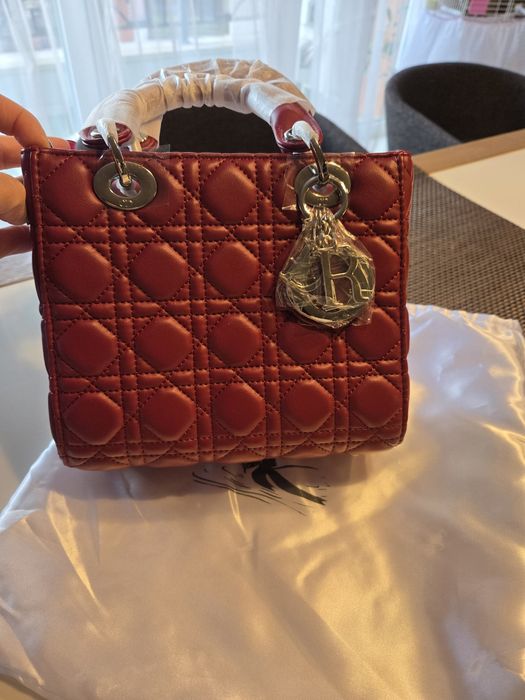 Lady Dior в бордо