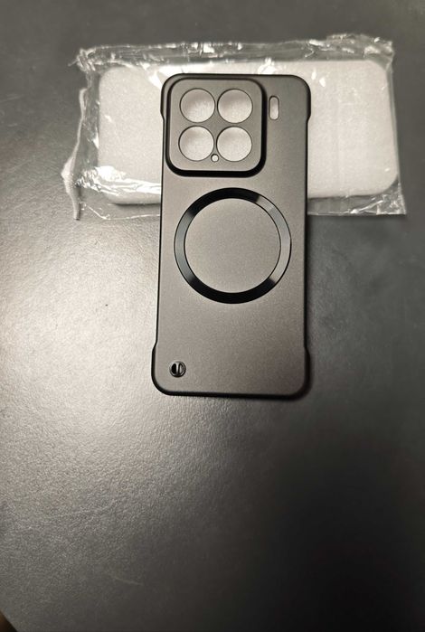 Магнитен кейс за Xiaomi 15