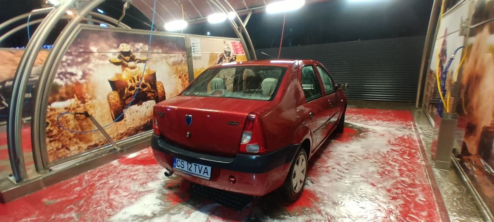 Vând Dacia logan