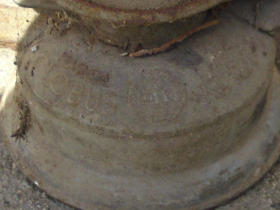 Продавам много стар антикварен газов фенер Глобус