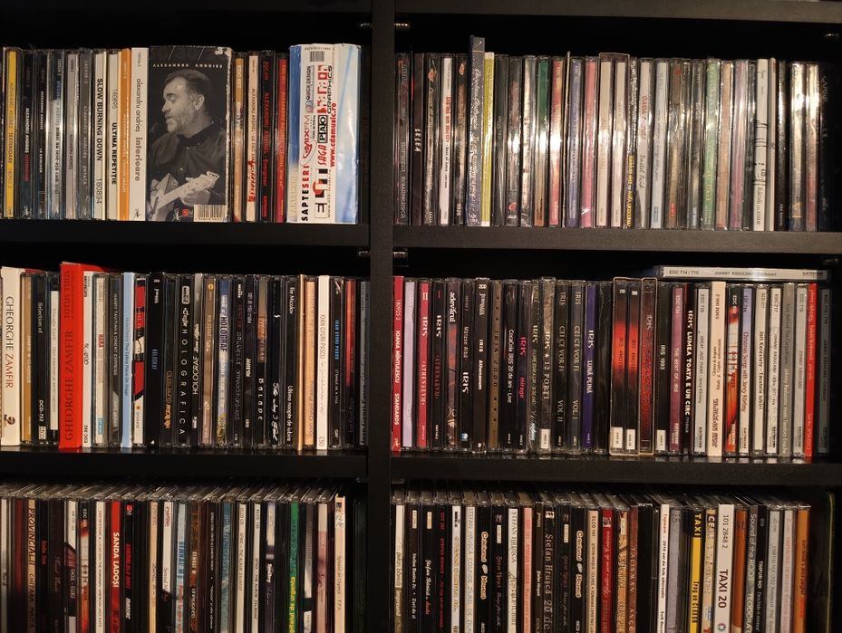 Vând cd-uri cu muzică românească