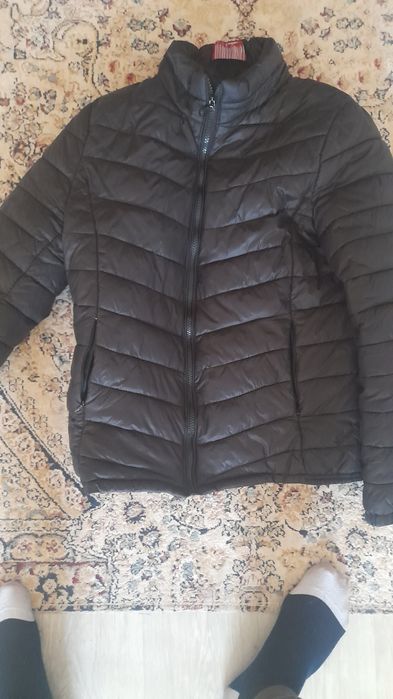 Женский куртка.Акшакурда тұр.