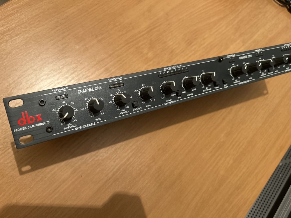 Процессор/ кроссовер DBX 266XL гейт