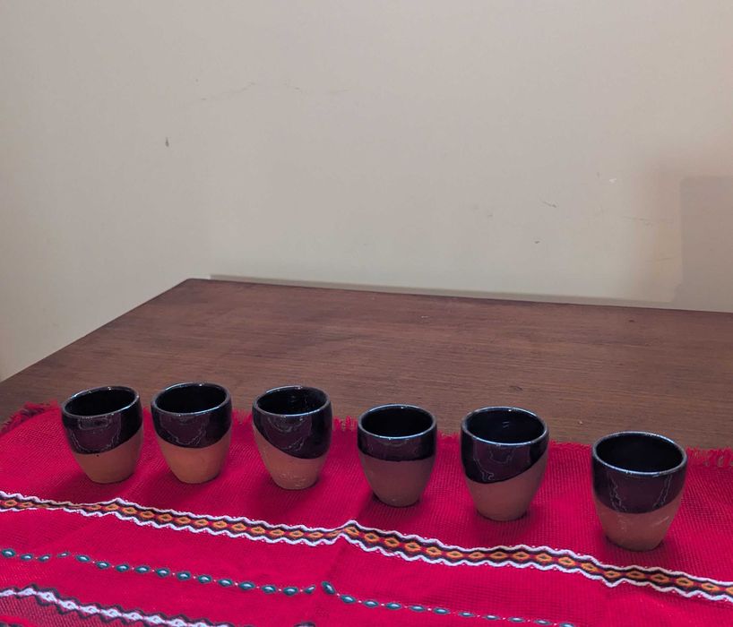 продавам керамичен и порцеланов сервиз