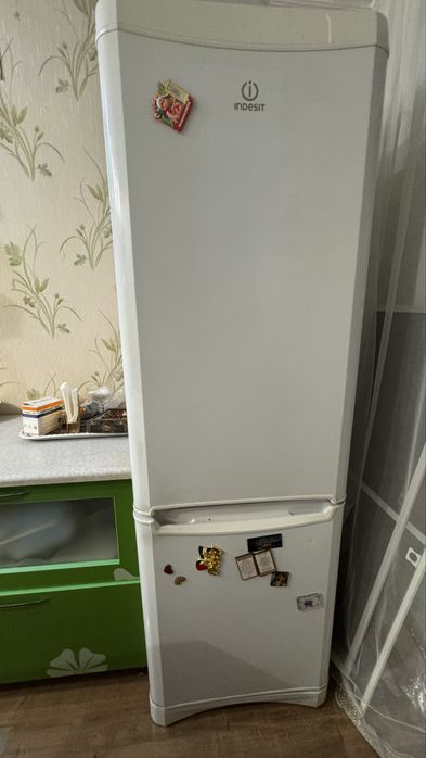 Продам холодильник