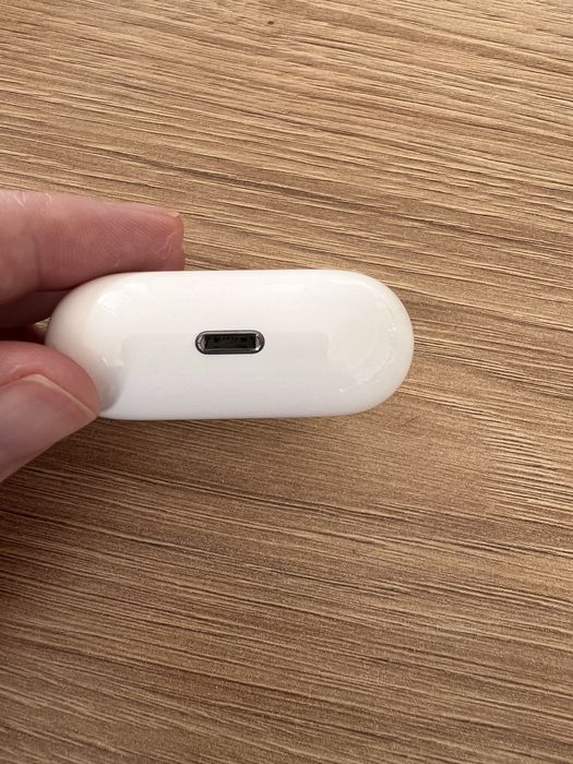 Airpods 3 cu carcasă de încărcare MagSafe
