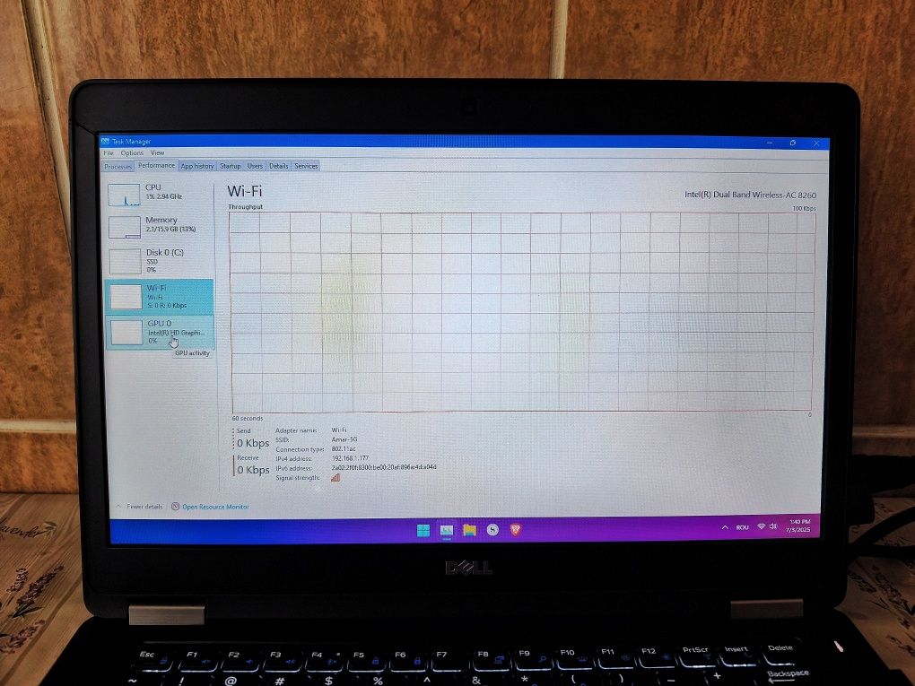 Laptop Dell cu procesor i5 Gen 6, SSD M2, 16 GB DDR4.