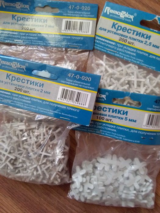 Крестики для плитки Кисти