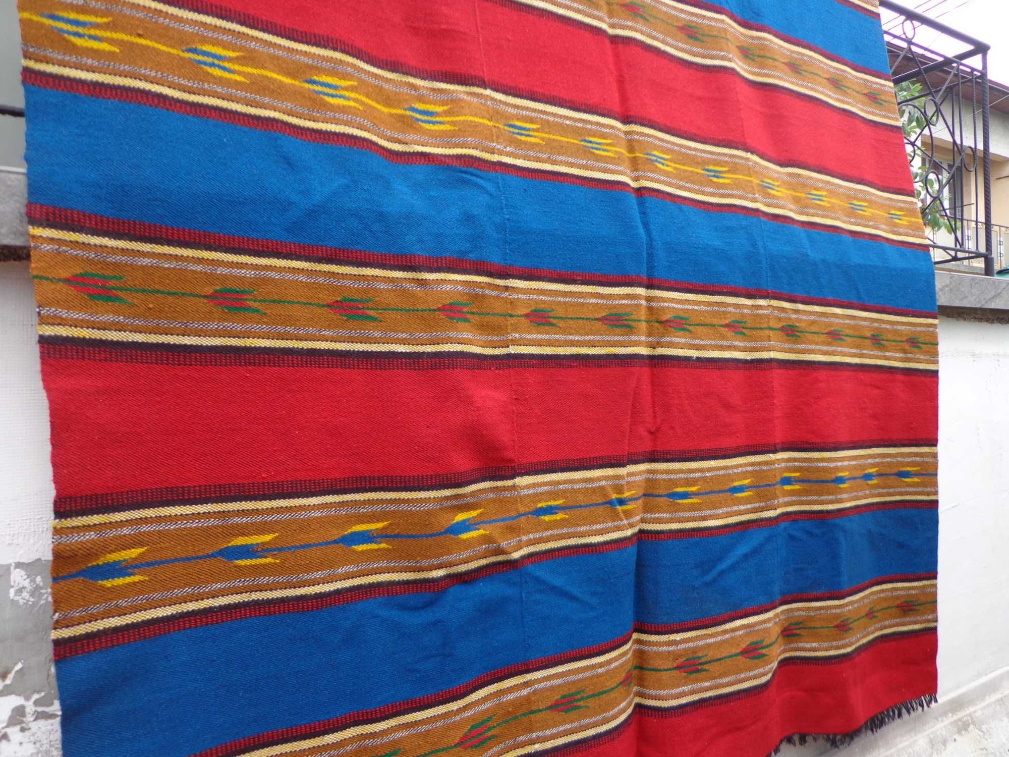 Вълнен възрожденски ръчно тъкан килим