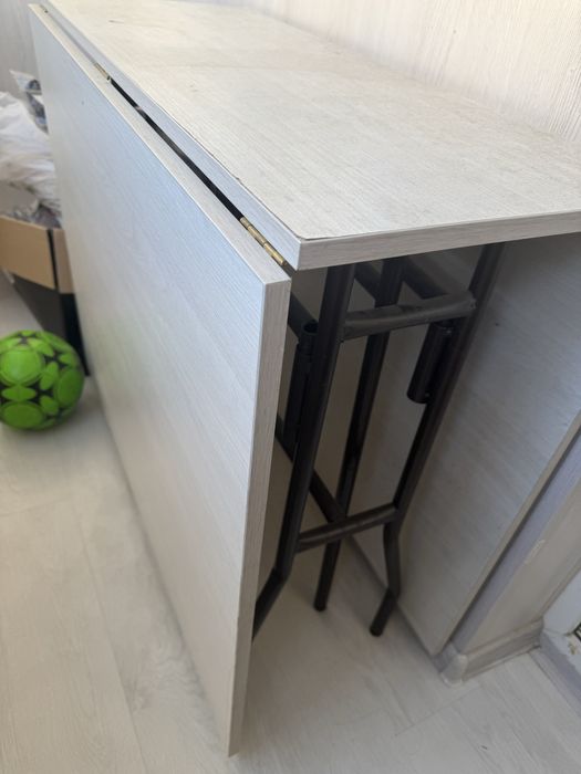 Стол раскладной в идеальном состоянии