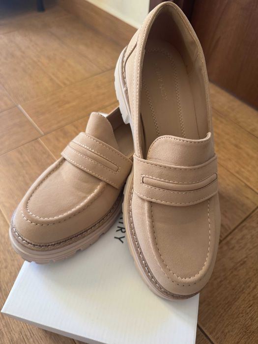 Mocasini CCC bej, piele întoarsă, mărimea 40 - 120 lei
