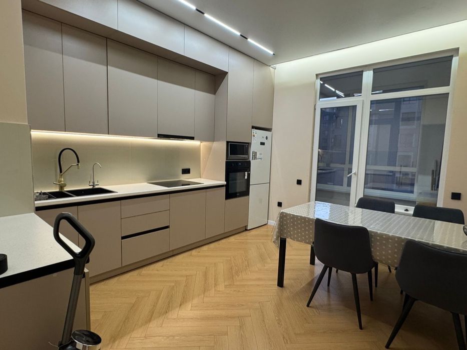 Продаётся 3х комнатная квартира .