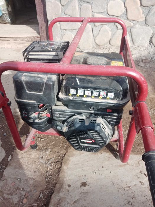 Generator de curent Powermate EM2800 AVR,