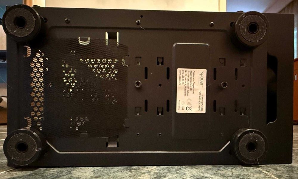 Carcasa Spacer folosita cateva luni