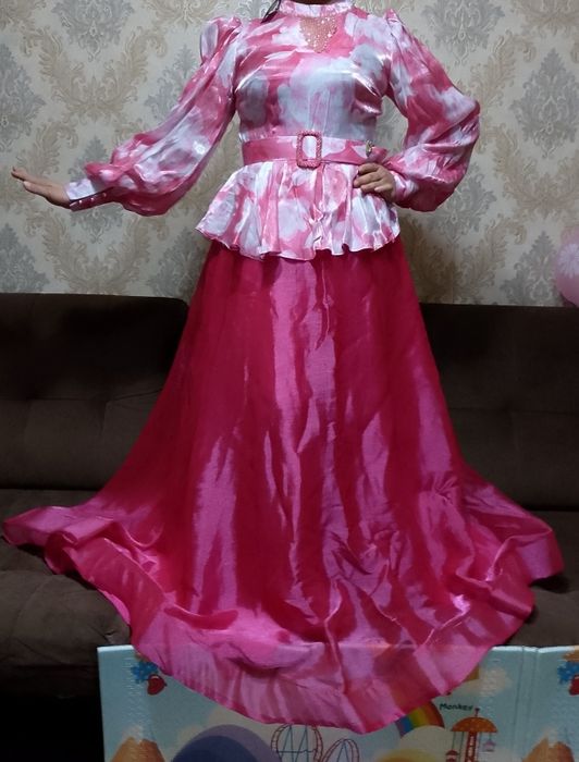 Vecherni kuylak sotiladi