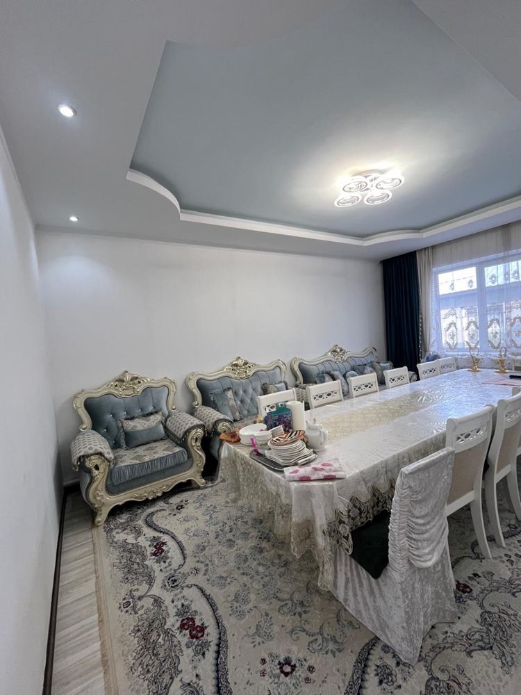 Продам стол со стульямм