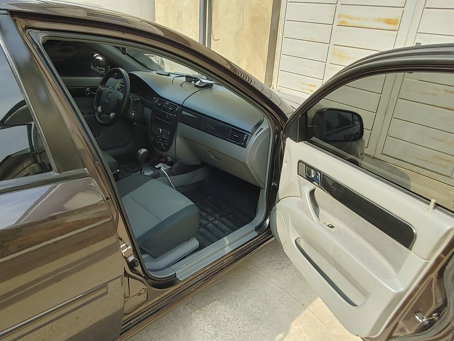 Chevrolet jentra chocco