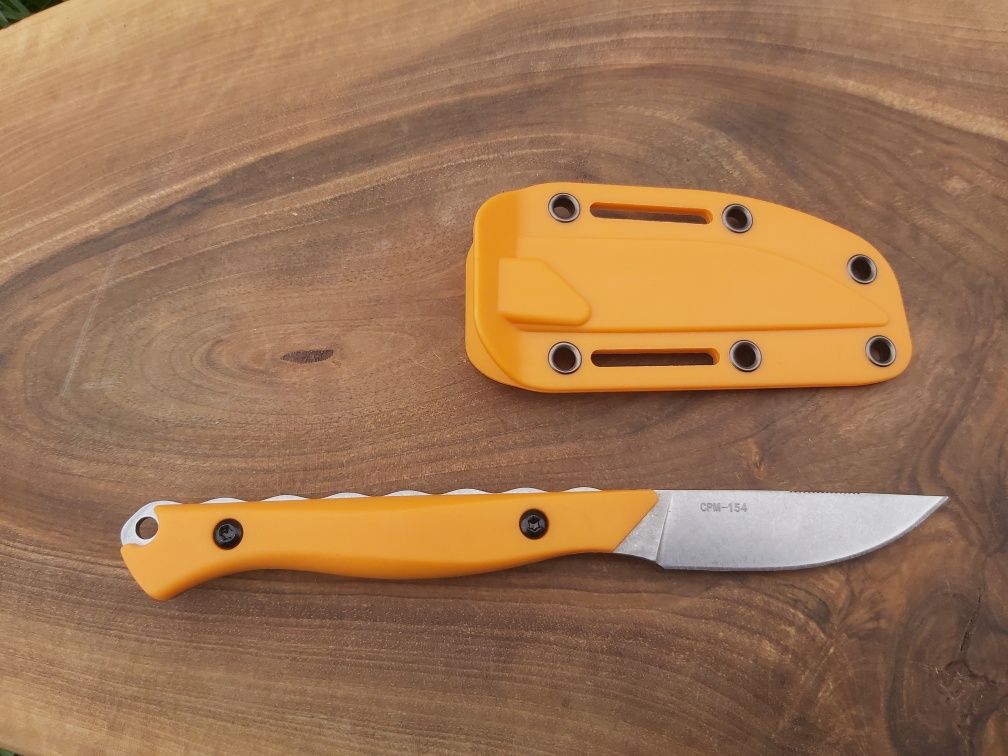 Компактен ловен нож Benchmade Flyway с кания ,2 цвята