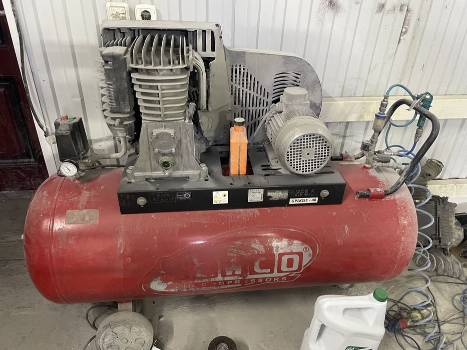 Воздушный компрессор