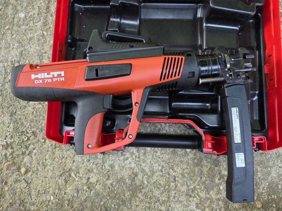 Pistol cu capse Hilti  DX76 PTR , cuie metal