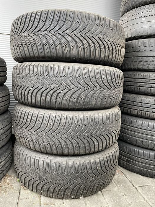 Vand set anvelope iarna 205/55 R16 Hankook