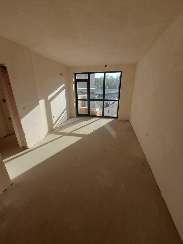 Продава се Двустаен апартамент в Търговище, Вароша - 60 кв.м за 1148 €/кв.м - Снимка #1