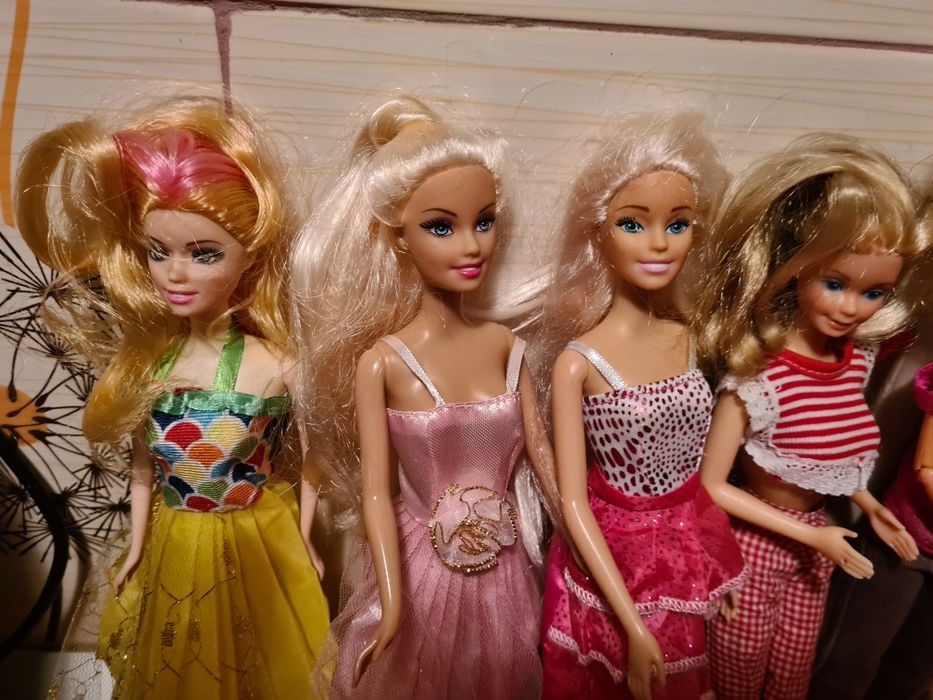 Păpuși fete la 15 lei papusa și 10 lei hăinuțele Timișoara