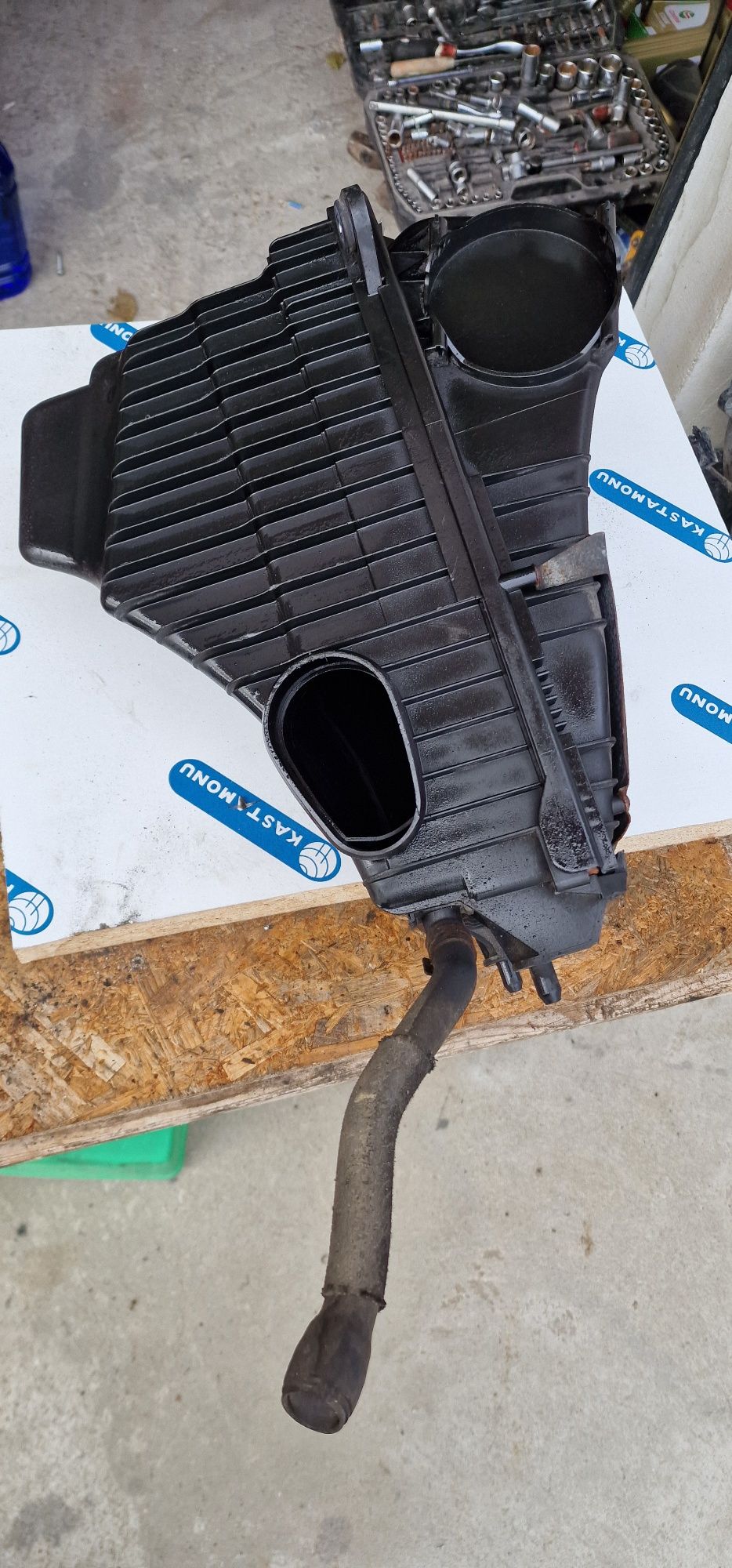 Carcasa filtru aer audi Q7 4L