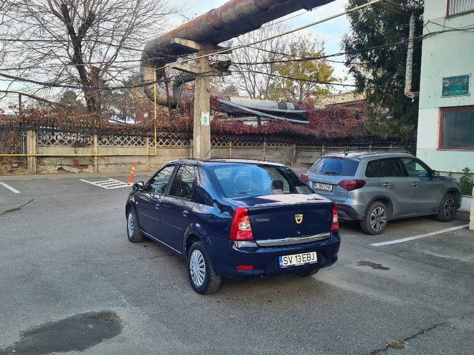 SC. vinde Dacia Logan