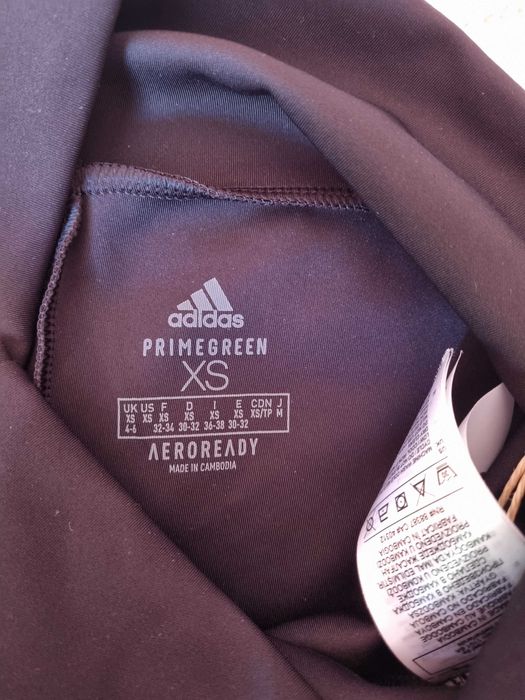 Продавам чисто нов оригинален дамски клин  Adidas originals Aeroready