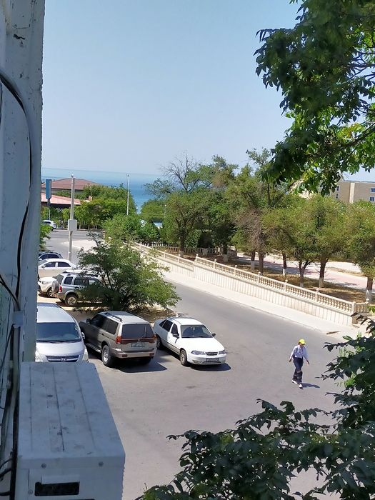 В 100м от НАБЕРЕЖНОЙ  2-х комнатная квартира в 7 мкр 22 доме 100 м