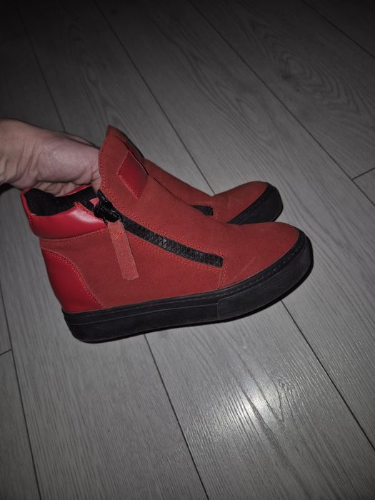 Ghete piele intoarsa nr.35