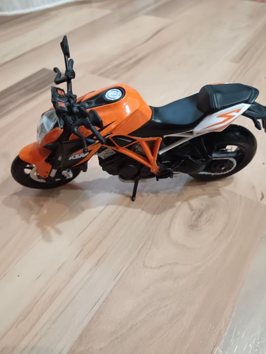 KTM Superduke machetă