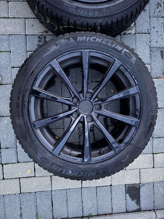 Jante+Caucucuri(MICHELIN)Porsche 275 45 R20