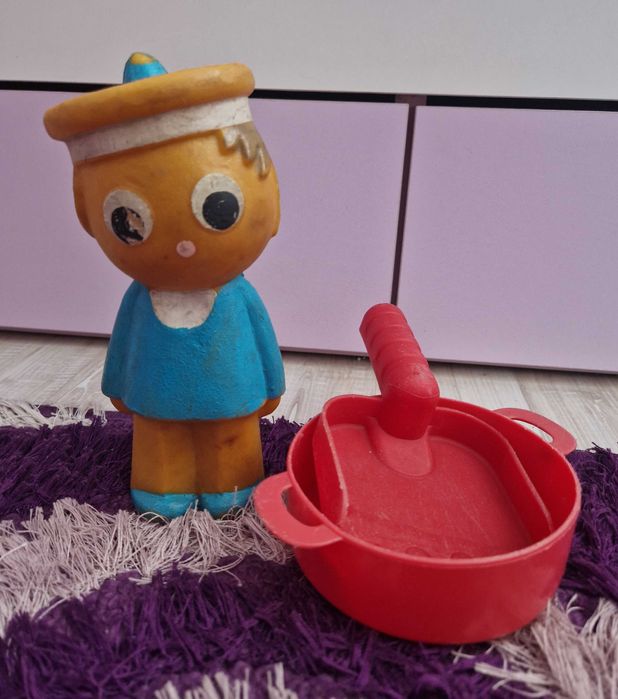 Соц гумена играчка-моряче и купа с лопатка