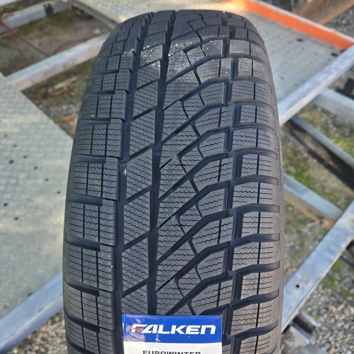 Anvelopa Falken 225/65/17 stare nou M+S 1 buc.si Hankook 215/70/R15 C
